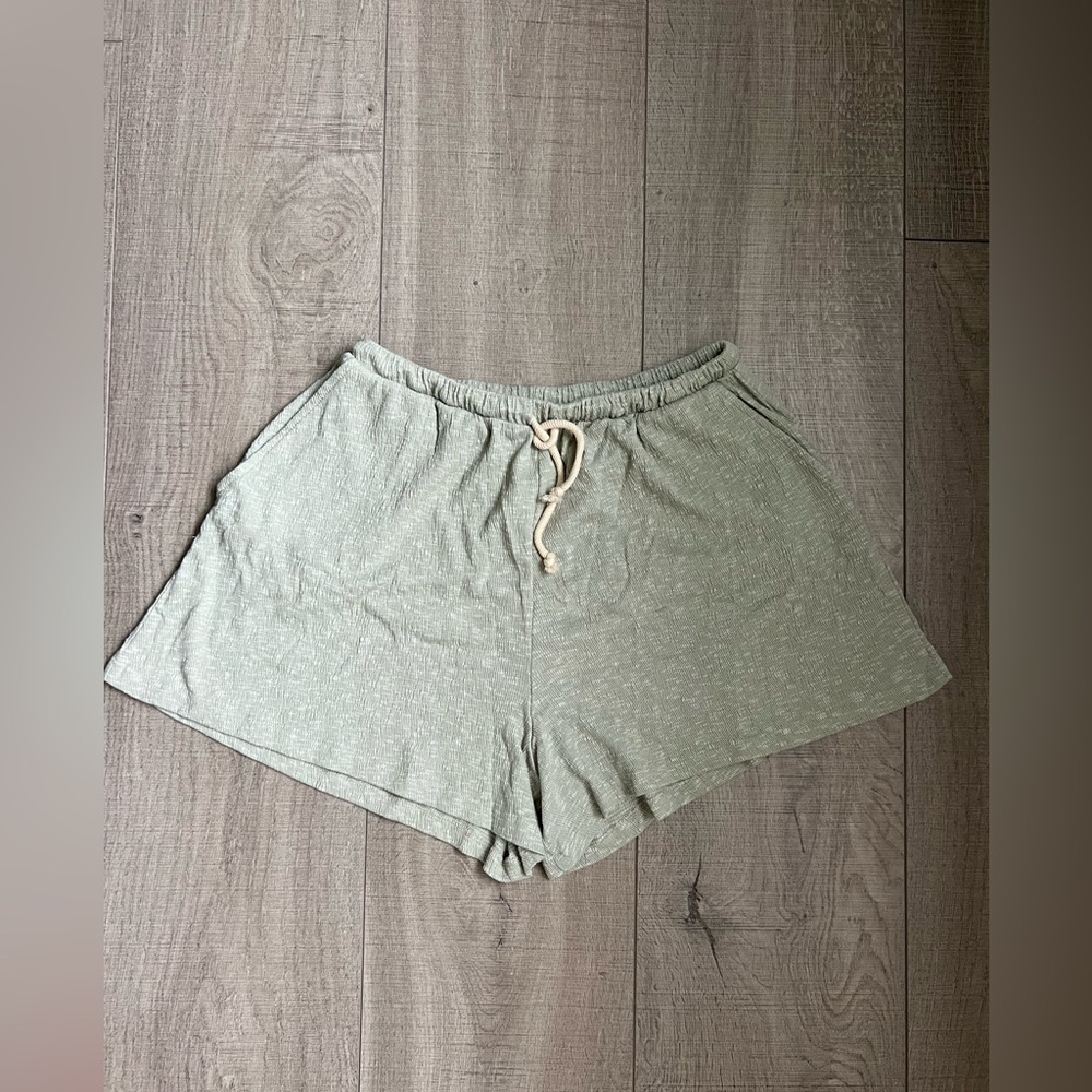 ASOS Design NWOT Women's Light Green Casual Shorts